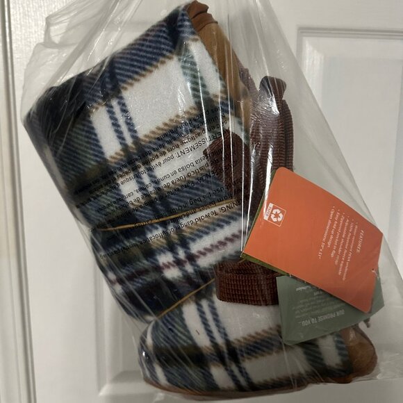 ONIVA - a Picnic Time Outdoor Blanket Tote Outdoor Picnic Blanket, Beach Blanket - Picture 8 of 8